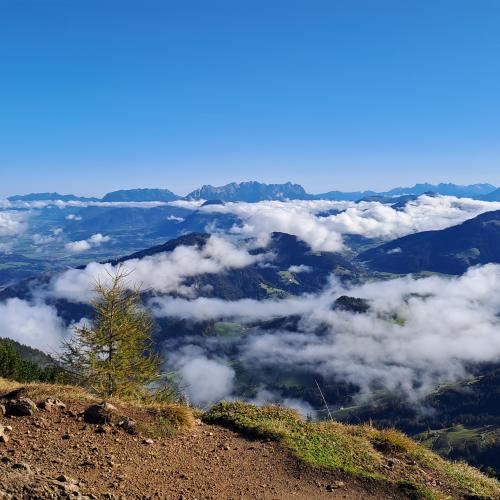 Wolkenverhangene Landschaft