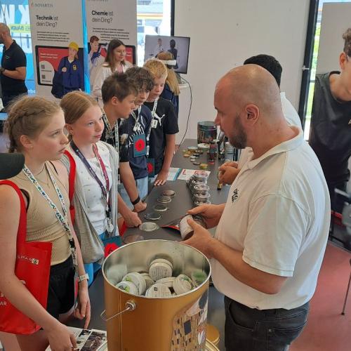 Schülerinnen beim Berufsfestival